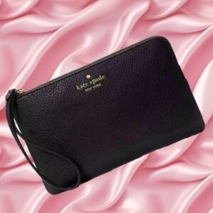 Kate Spade Black Wristlet *Retails $139